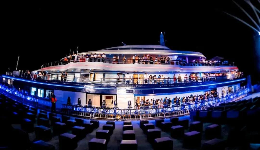 GVS用光打造“海上的移動豪華城堡”，