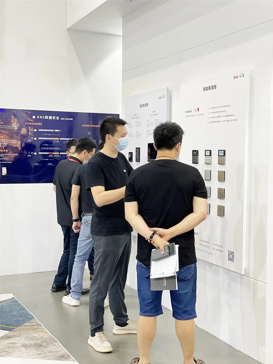 GVS于2022年全新發(fā)布的華爾茲系列智能語音面板、高級版M+O融合網(wǎng)關(guān)